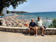 Alt�nkum'a giderken durdu�umuz bir koy